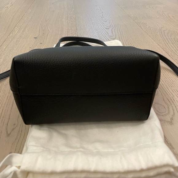 EUC The Row Park Tote Small $1900 - Picture 7 of 11